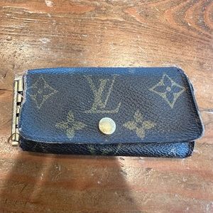 Louis Vuitton Keychain card key holder